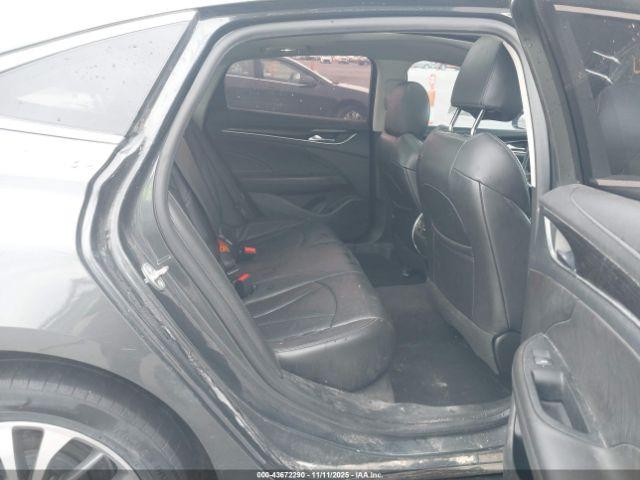 Buick LaCrosse Premium Image 9