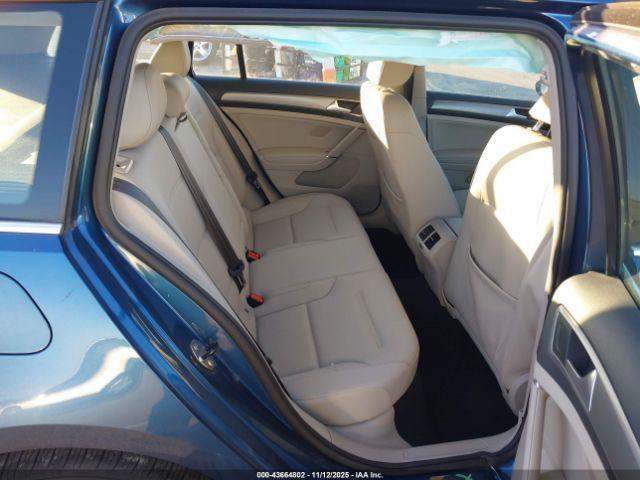 Volkswagen Golf Image 13