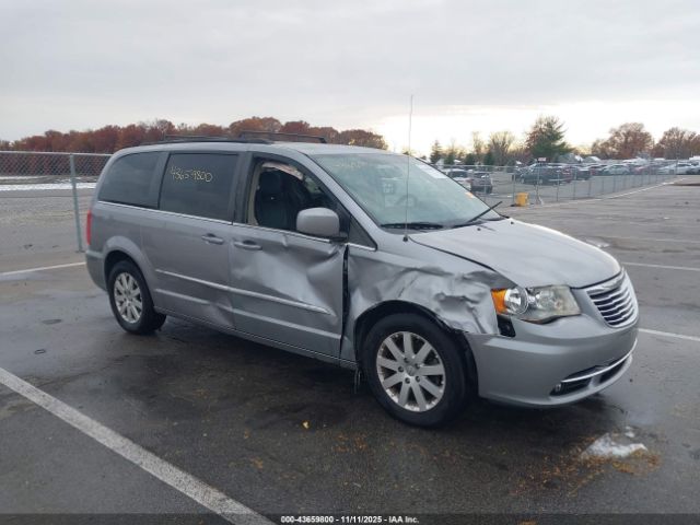 Chrysler Town & Country Touring Image 8