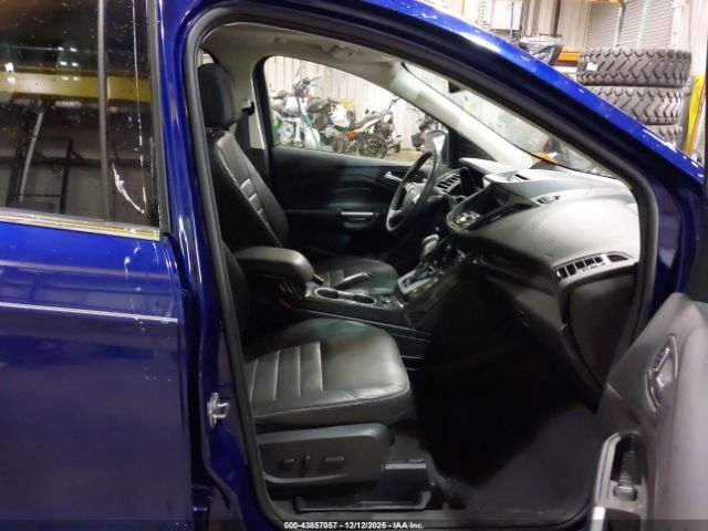 Ford Escape Titanium Image 11