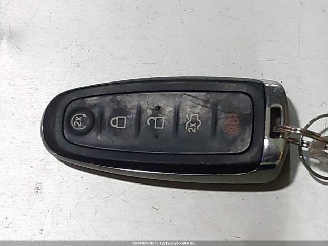 Ford Escape Titanium Image 2