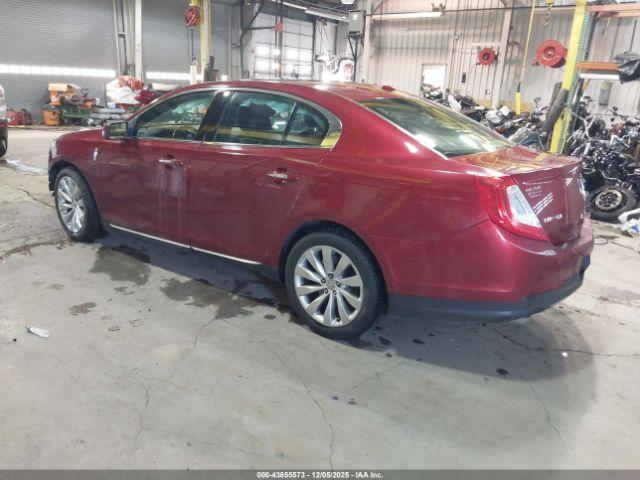 Lincoln MKS Image 14