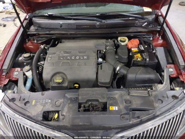 Lincoln MKS Image 16