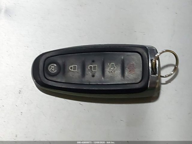 Lincoln MKS Image 15