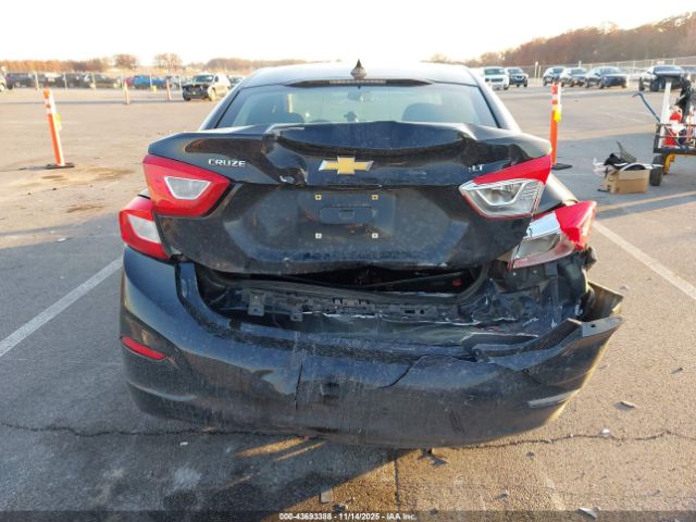 Chevrolet Cruze Lt Auto Image 12