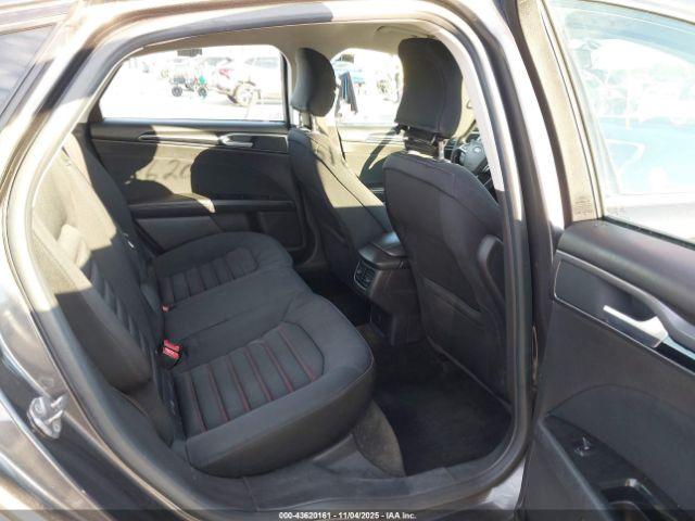 Ford Fusion Se Image 6