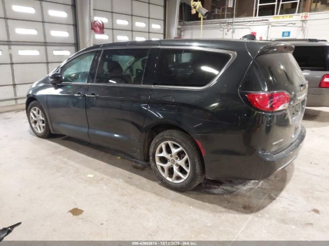 Chrysler Pacifica Touring Plus Image 16