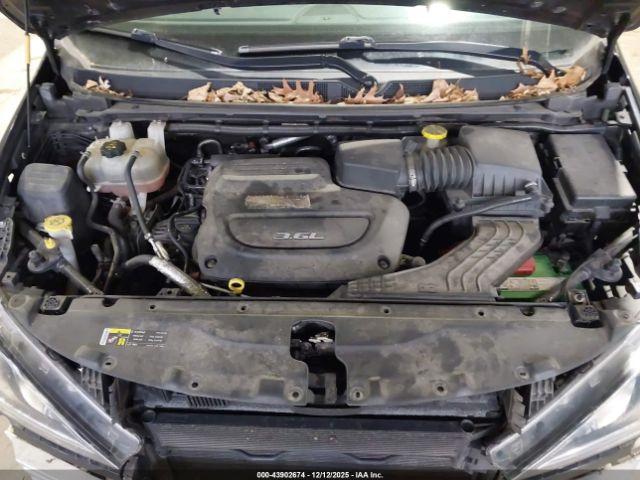 Chrysler Pacifica Touring Plus Image 5