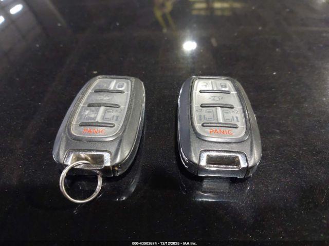 Chrysler Pacifica Touring Plus Image 9