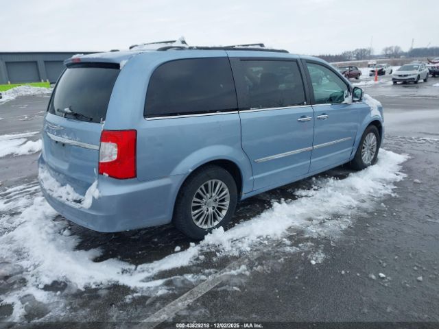 Chrysler Town & Country Touring-l Image 7