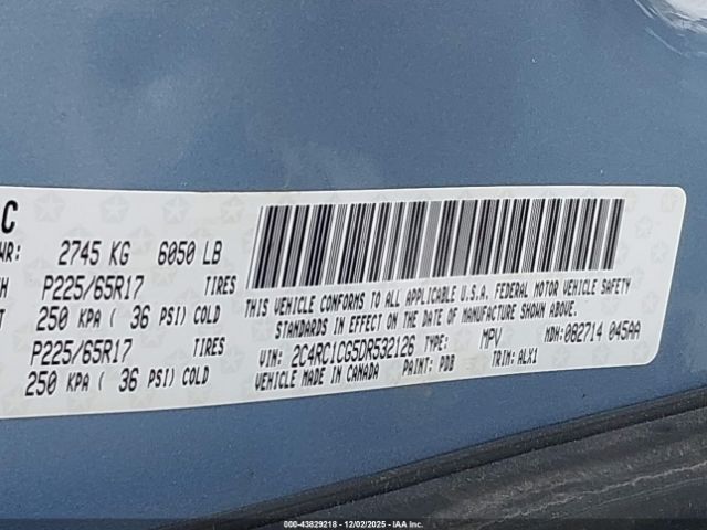 Chrysler Town & Country Touring-l Image 2