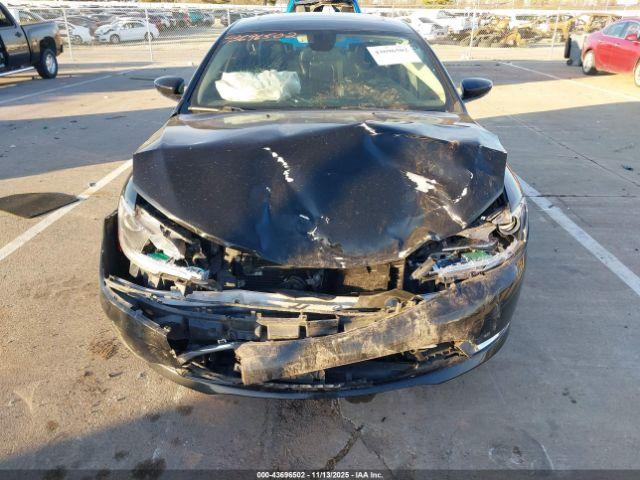 Chrysler 200 C Image 2