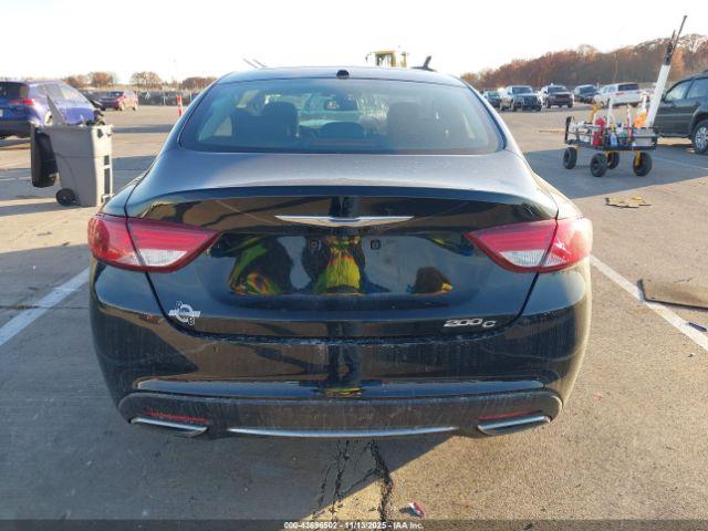 Chrysler 200 C Image 8