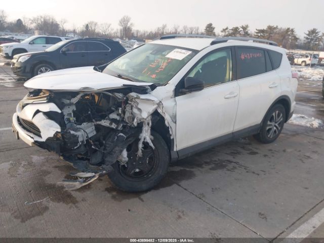 Toyota RAV4 Le Image 7