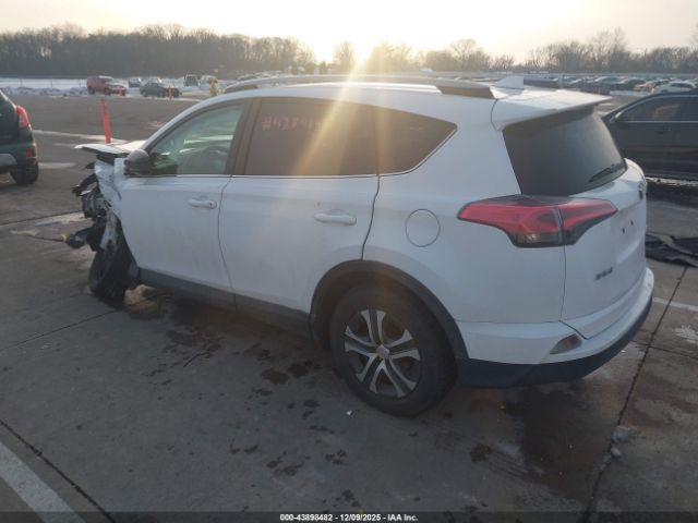 Toyota RAV4 Le Image 6