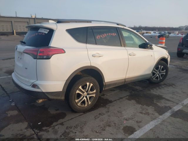 Toyota RAV4 Le Image 10