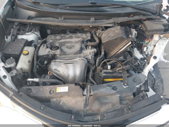 Toyota RAV4 Le Image 11