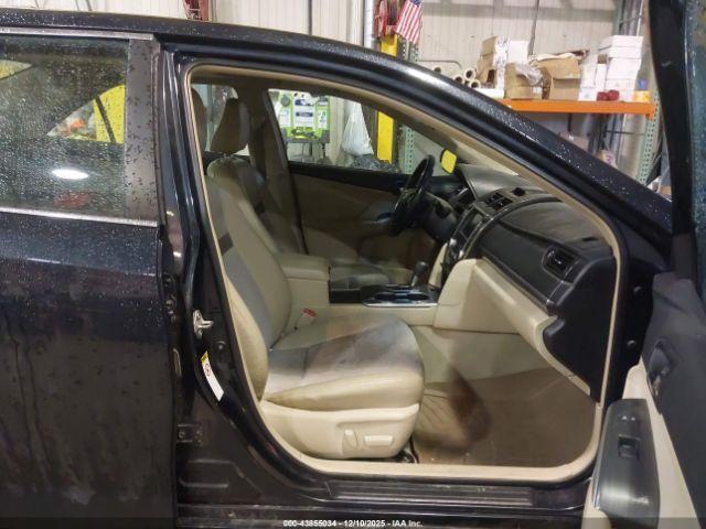 Toyota Camry Xle Image 2