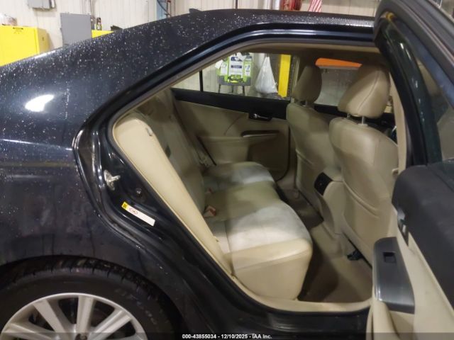 Toyota Camry Xle Image 12