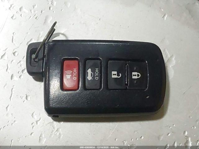 Toyota Camry Xle Image 3