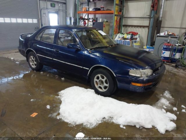 Toyota Camry Le Image 1