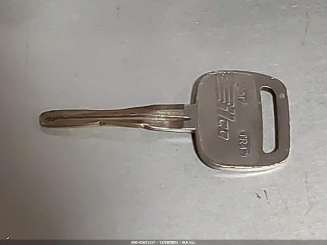 Toyota Camry Le Image 11