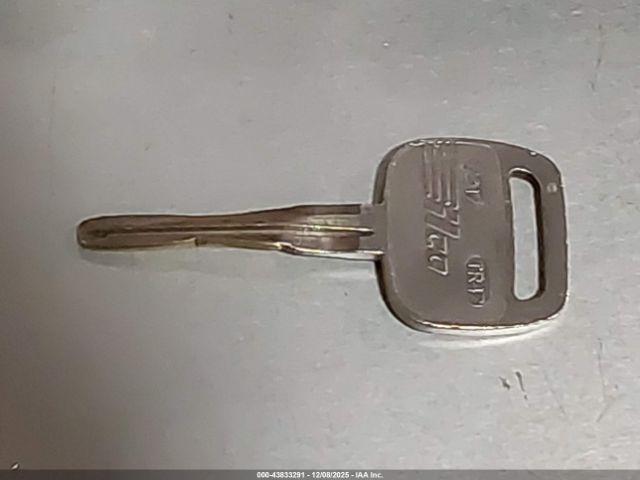 Toyota Camry Le Image 11