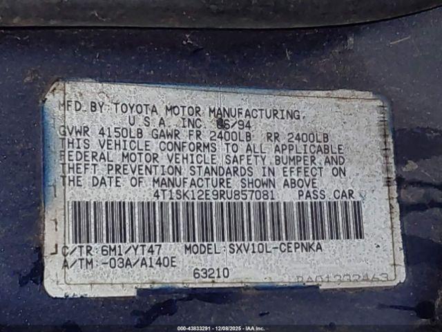 Toyota Camry Le Image 12