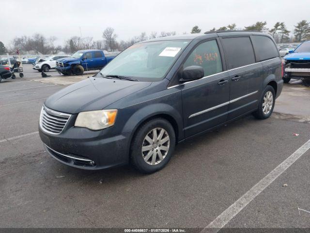 Chrysler Town & Country Touring Image 5