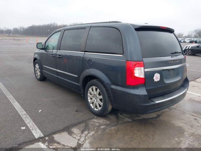 Chrysler Town & Country Touring Image 9
