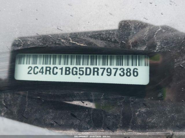 Chrysler Town & Country Touring Image 2