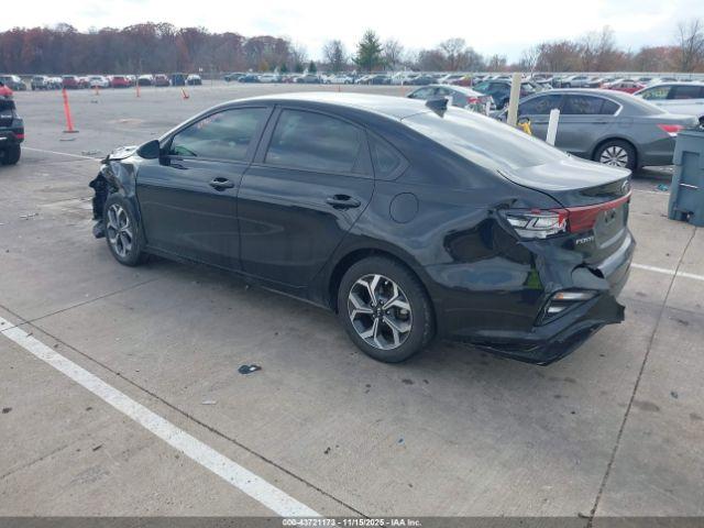 Kia Forte Lxs Image 3