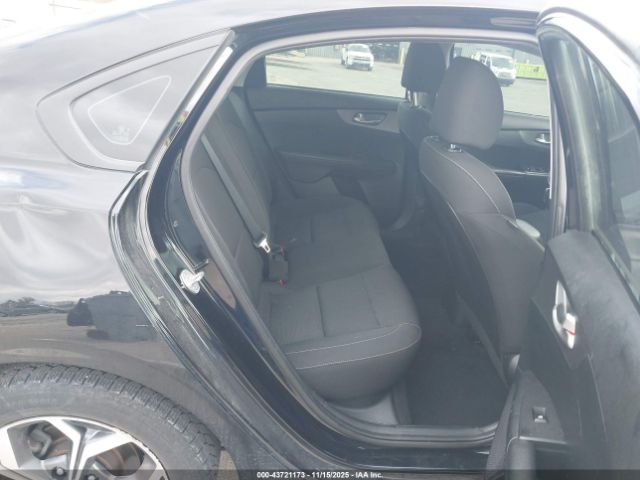 Kia Forte Lxs Image 6