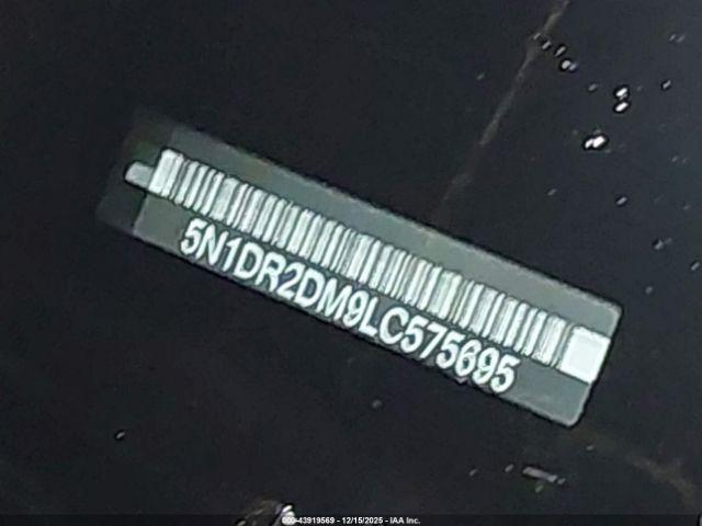 Nissan Pathfinder Platinum 4wd Image 12