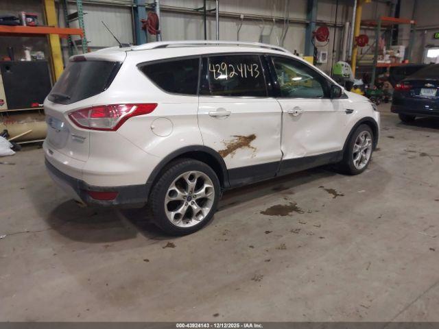 Ford Escape Titanium Image 3