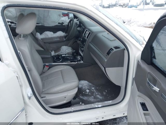 Chrysler 300 Image 4