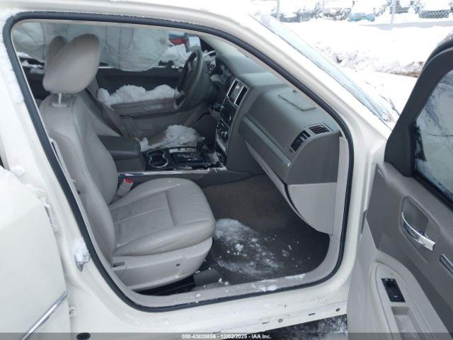 Chrysler 300 Image 4