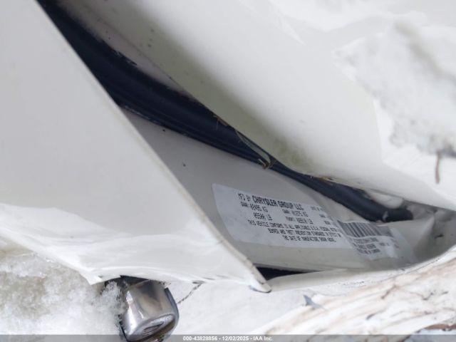 Chrysler 300 Image 8