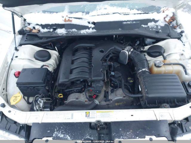 Chrysler 300 Image 2