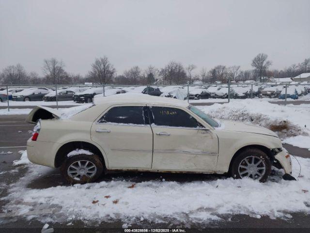 Chrysler 300 Image 14