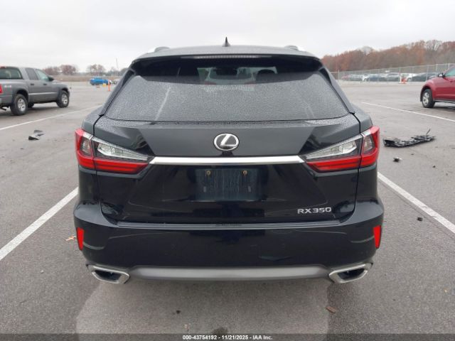 Lexus RX Image 16