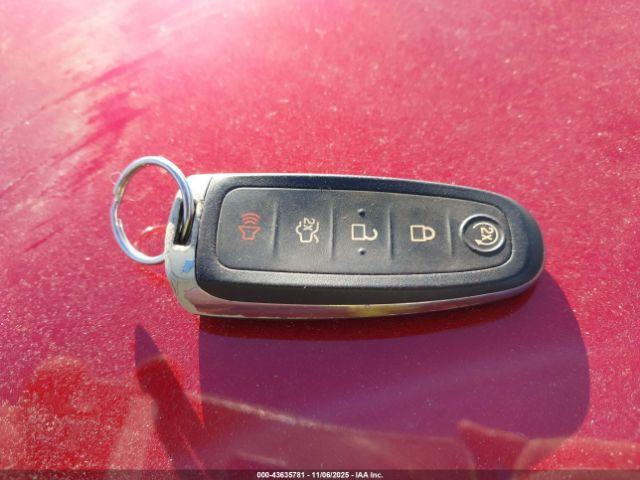 Ford Escape Titanium Image 15